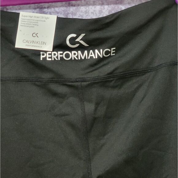 Woman's Calvin Klein Leggings - Picture 8 of 11